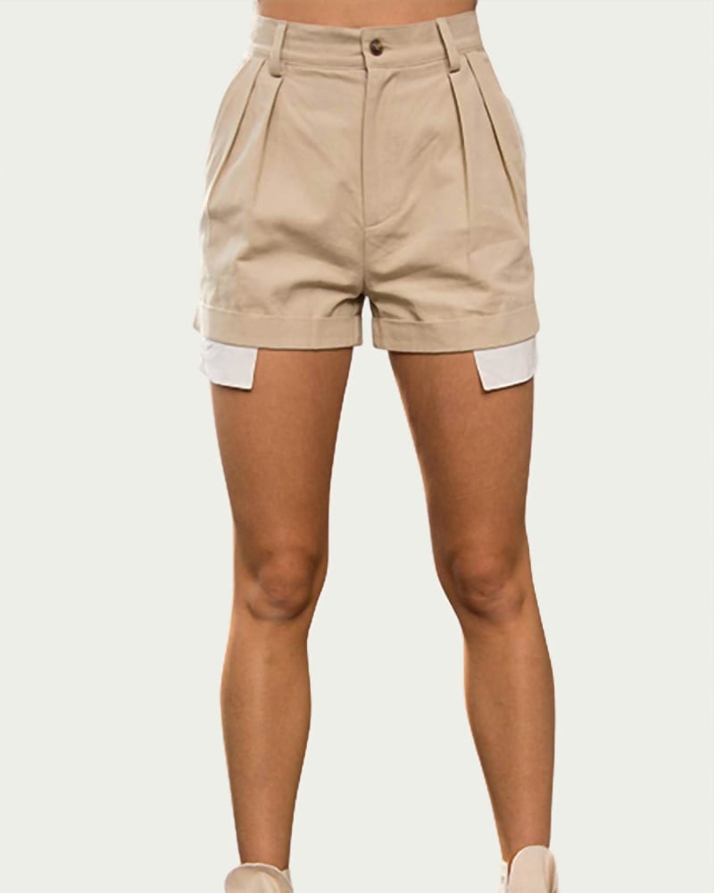 Front of a model wearing a size L Jane Exposed-Pocket Cotton-Twill Shorts In Taupe in Taupe by PAPERMOON. | dia_product_style_image_id:360097